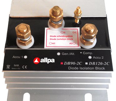 Diode blok model 'DB-120-3C', max. laadstroom 100A, max. dynamostroom 120A, 3 batterijen - 056174 72dpi - 9056174