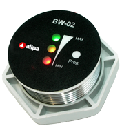 Battery watch monitor model 'BW-02', 7-32V, &Oslash;35mm, 3-way monitoring met alarm - 056180 72dpi - 9056180