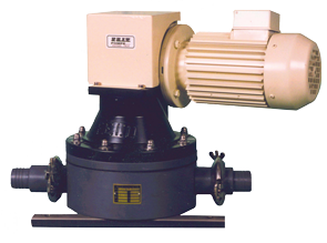 Membraanpomp PVM 0,5, 400V/1,3A, 70l/min, zelfaanzuigend tot 3m, opvoerhoogte max. 5m, &Oslash;38mm - 086015 72dpi 6 - 9086018
